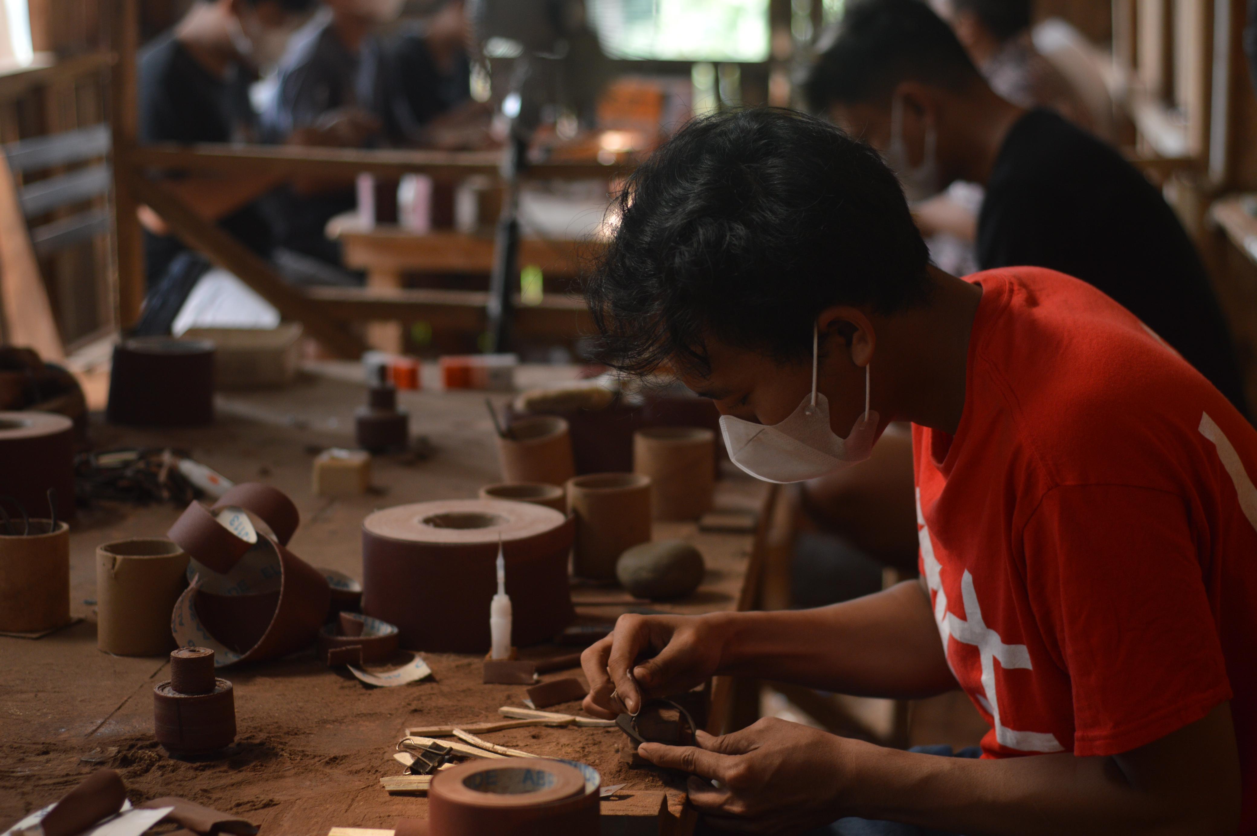 Proses Pembuatan Frame Kayu Handmade
